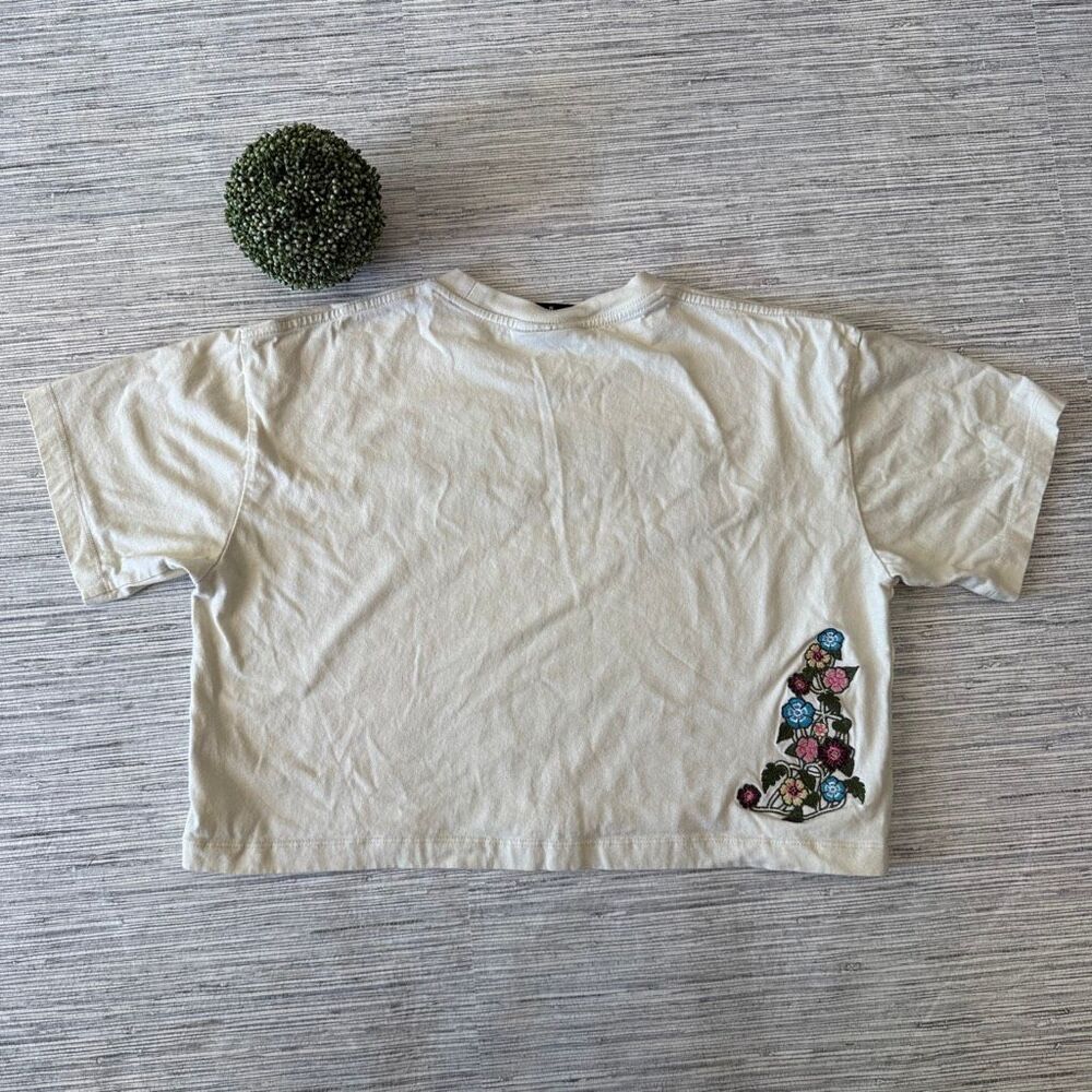 New Era Baltimore Orioles Cream Cropped Floral Graphic T-Shirt Size Medium - Picture 6 of 8